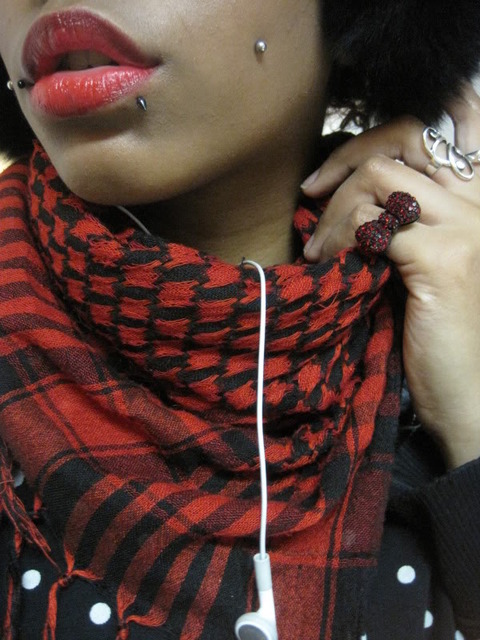 dahlia/lip Dimple piercings. This piercing picture was submitted by Hime.