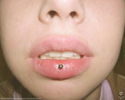 lips-piercing-13