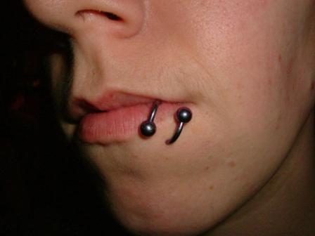 lips-piercing-17