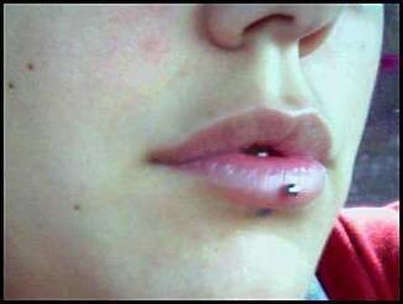 lips-piercing-30