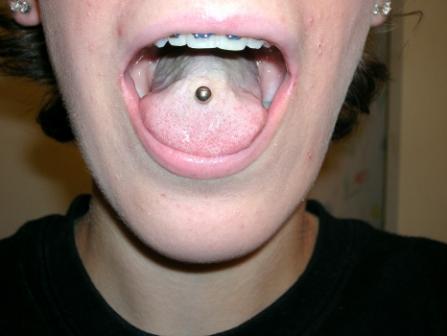 tongue-piercing-17