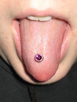 tongue-piercing-19