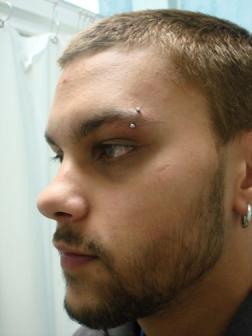 eyebrow-piercing-12