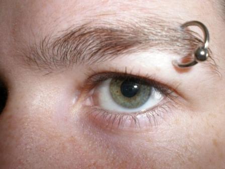 eyebrow-piercing-35