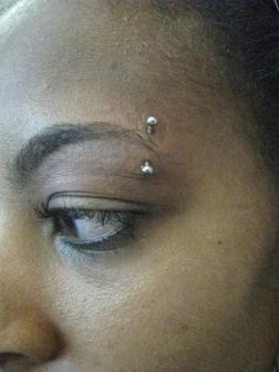 eyebrow-piercing-43