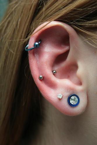 Beautiful Snug, Lope And Helix Piercing