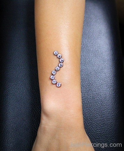 Surface Piercing Arm