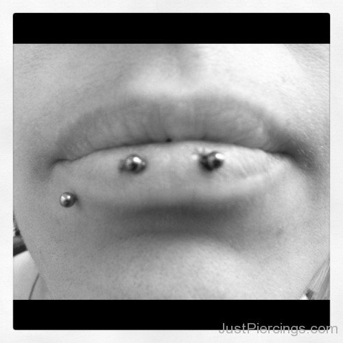 Horizontal and Spider Lips Piercing