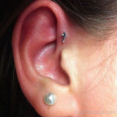 Lobe And Forward Helix Cross Sign Piercing