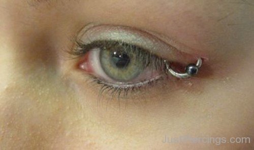 Close Up Pretty Eyelid Piercing-JP12306