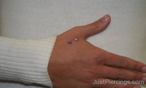 Dual Hand Piercing With Anchors-JP12304