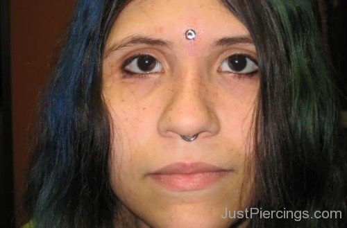 Hoop Septum And Third Eye Piercing-JP12312