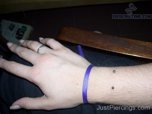 Microdermal Wrist Piercing-JP12334