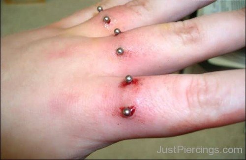 Knuckle Piercing With Curved Barbell-JP12308