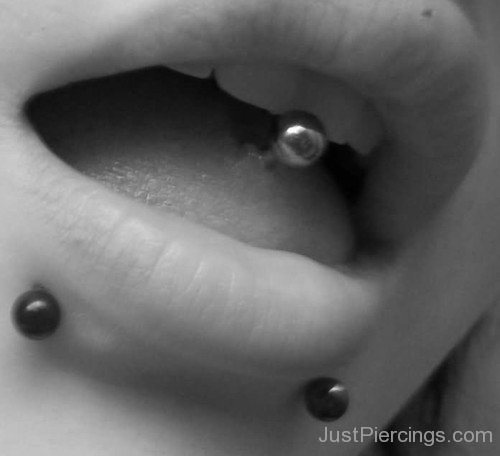 Snake Bites and Tongue Piercing-JP12343