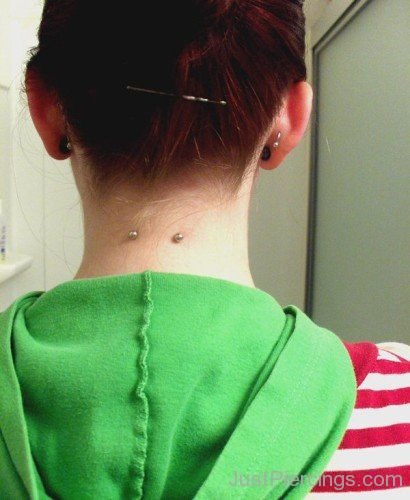 Surface Nape Piercing For Young-JP12312
