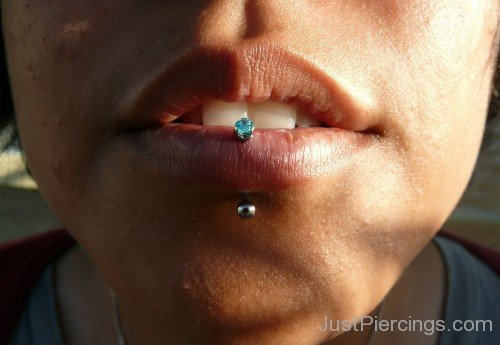 Vertical Labret Mouth Piercing With Barbell-JP12355