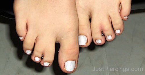Webbed Toe Piercing On Feet-JP12306
