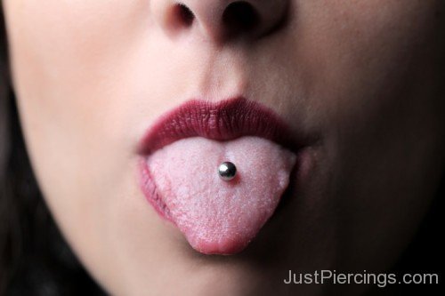 Tongue piercing Picture