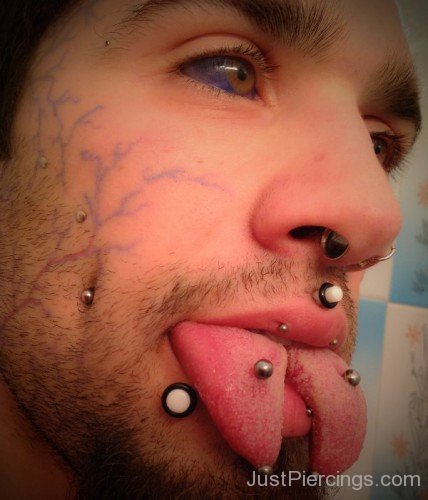 Tongue Split Piercing