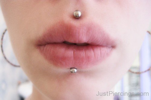 Attractive Lip Piercing-JP1004