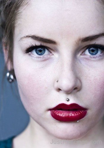 Beautiful Girl With Nose And Lip Piercing-JP1014
