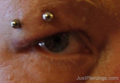 Horizontal Eyelid Piercing With Silver Barbell-JP125-JP125