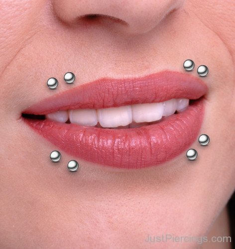 Nice Lip Piercing-JP163