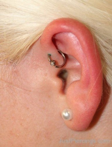 Anti Helix and Lobe Piercing On Ear-JP103