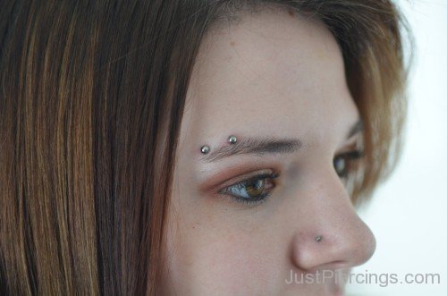 Horizontal Eyebrow Piercing Image-Jp113