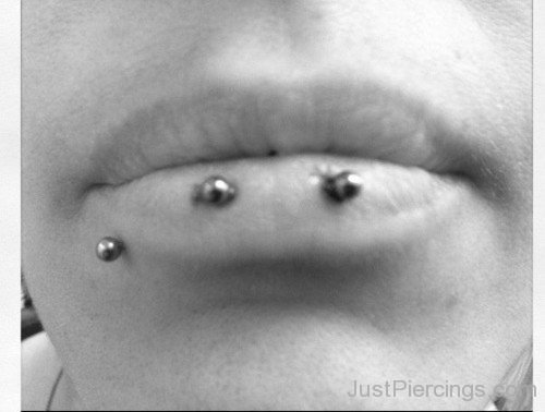 Horizontal and Spider Lips Piercing-JP1034