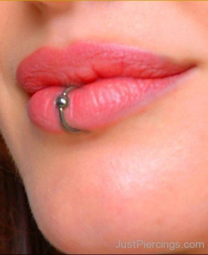 Image Of  Lip Piercing-JP152