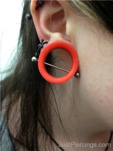 Lobe Stretching And Industrial Lobe Piercing For Girls-JP132