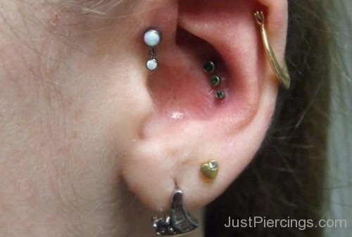 ear-anti-helixhelixlobe-and-upper-lobe-piercing-JP123