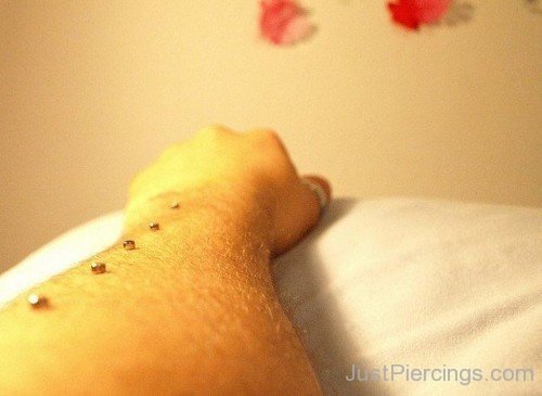 Arm Piercing In Line With Labret Studs-JP107