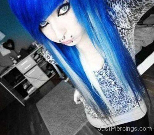 Blue Hairs Girl With Canine Bites And Septum Piercing-JP1405