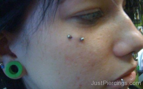 Lobe Stretching, Lip And Butterfly Kiss Piercing-JP14074
