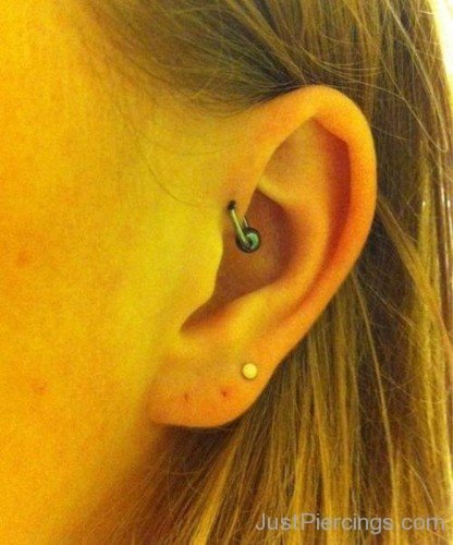 Lobe and Anti Helix Piercing for Girls Image-JP1102