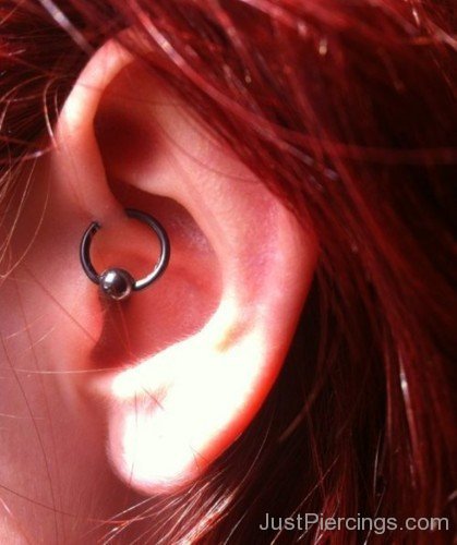 girls-anti-helix-piercing-with-ball-closure-ring-JP1088