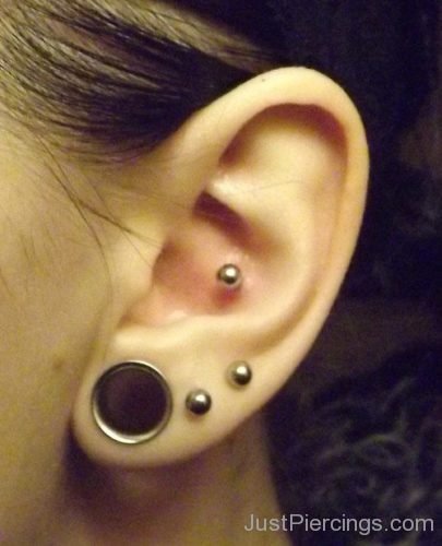Awessome Conch Piercing And Lobe Stretching For Girls-JP1006