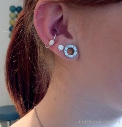 Cartilage Piercing And Lobe Stretching 2-JP1031