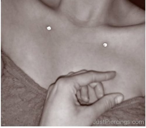 Clavicle Piercing With Dermal Anchors-JP1042