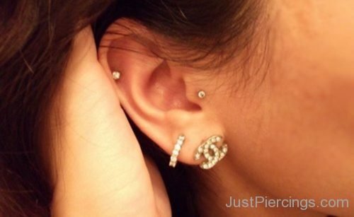 Dual Lobe, Tragus and Cartilage Piercing With Stud-JP103