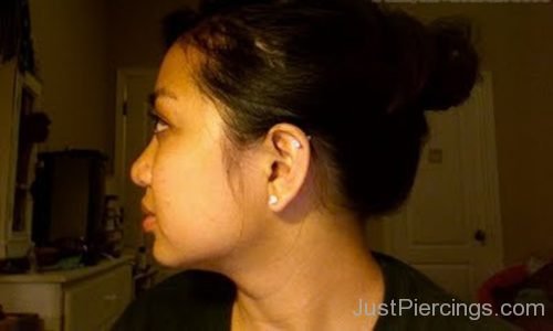 Girl With Cartilage Piercing On Left Ear-JP1068