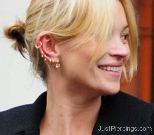 Kate Moss Have Lobe And Cartilage Piercing-JP1074