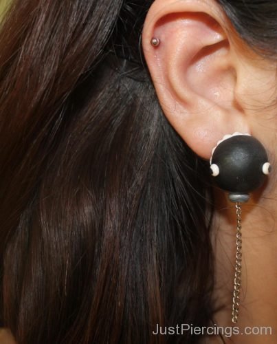 Lobe Piercing And Cartilage Piercing With Stud-JP1093