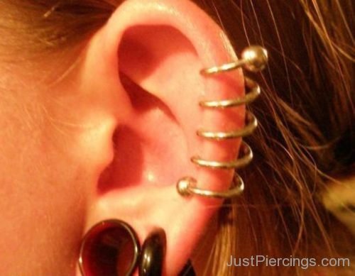 Lobe Stretching And Spiral Catilage Piercing-JP150