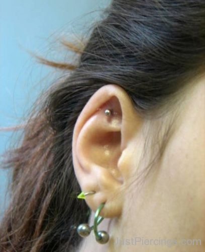 Outer Conch Piercing-JP1145