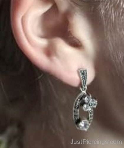 Beautiful Lobe Ear Piercing-JP1010