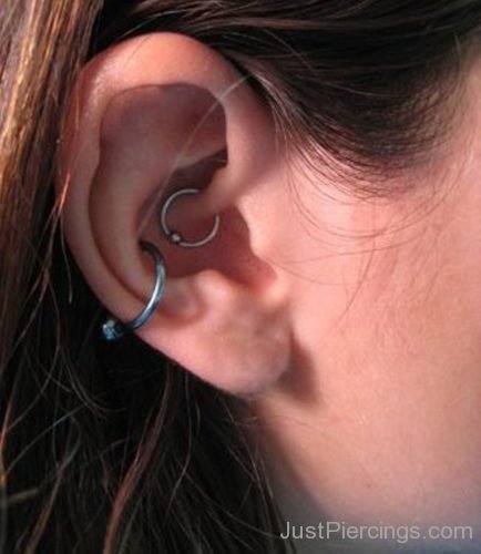 Daith And Conch Piercing 25-JP1082